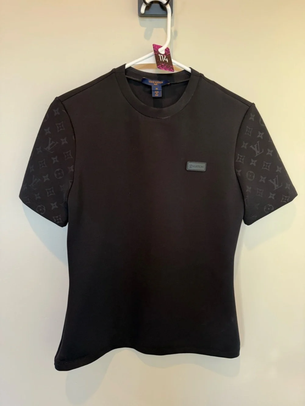 Louis‎ Vuitton Black Short-Sleeve Logo Thick Top 114